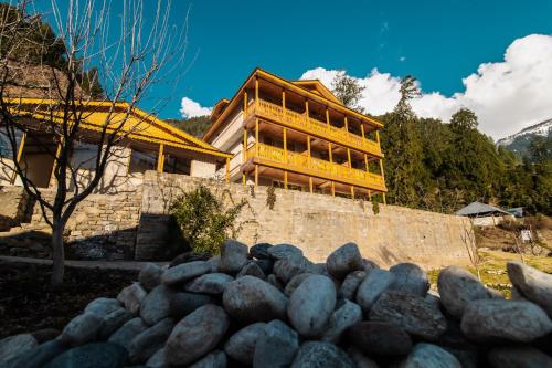 Manali Outskirts Villa — 5-Star Luxury Hotel in Manali, India