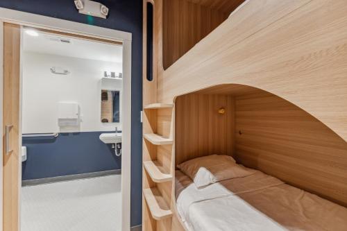 Meco Hotel Hostel - photo 6