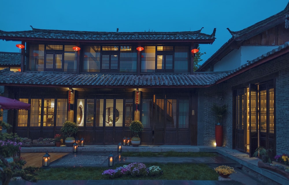 Lijiang Qilu Garden Hotel — 4-Star Luxury Hotel in Lijiang, People's Republic of China