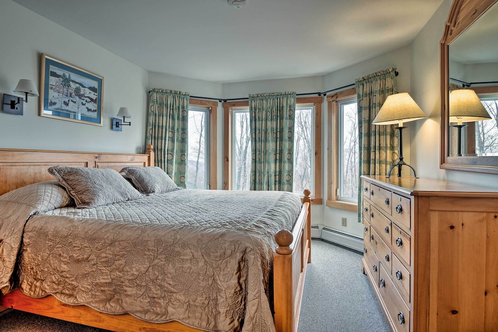 Ski In Resort Family Condo with Deck at Jay Peak - photo 16