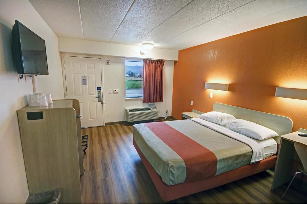 Days Inn by Wyndham Charleston WV - photo 14