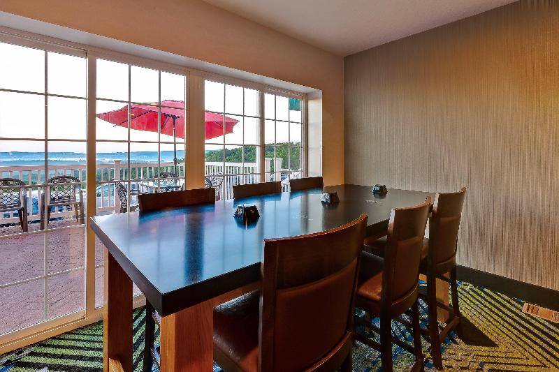 Holiday Inn Express & Suites Petoskey by IHG - photo 10