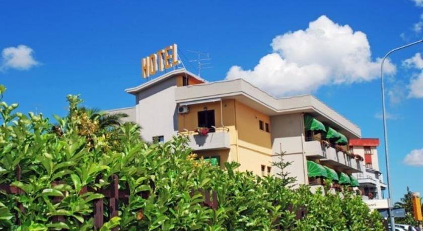 Hotel Santoianni — hotel in San Martino In Pensilis