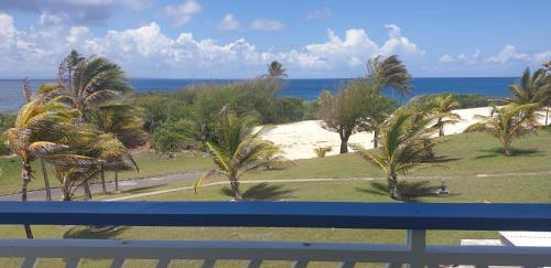 Studio Nikita Manganao Appartement Standing Vue mer — 4-Star Luxury Hotel in Saint-Francois, Guadeloupe