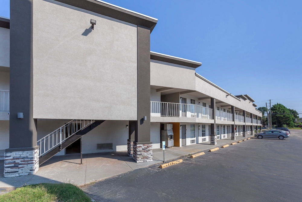 Red Roof Inn Dunn - photo 35