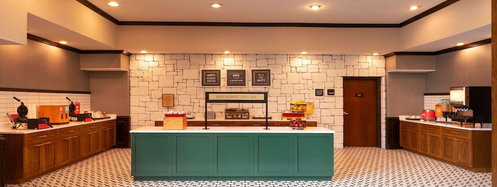 Hampton Inn & Suites Boerne - photo 45