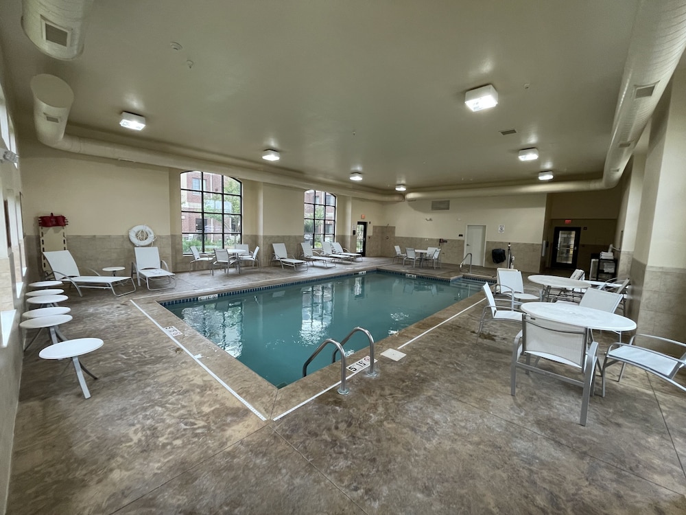 Staybridge Suites Lansing Okemos - photo 23