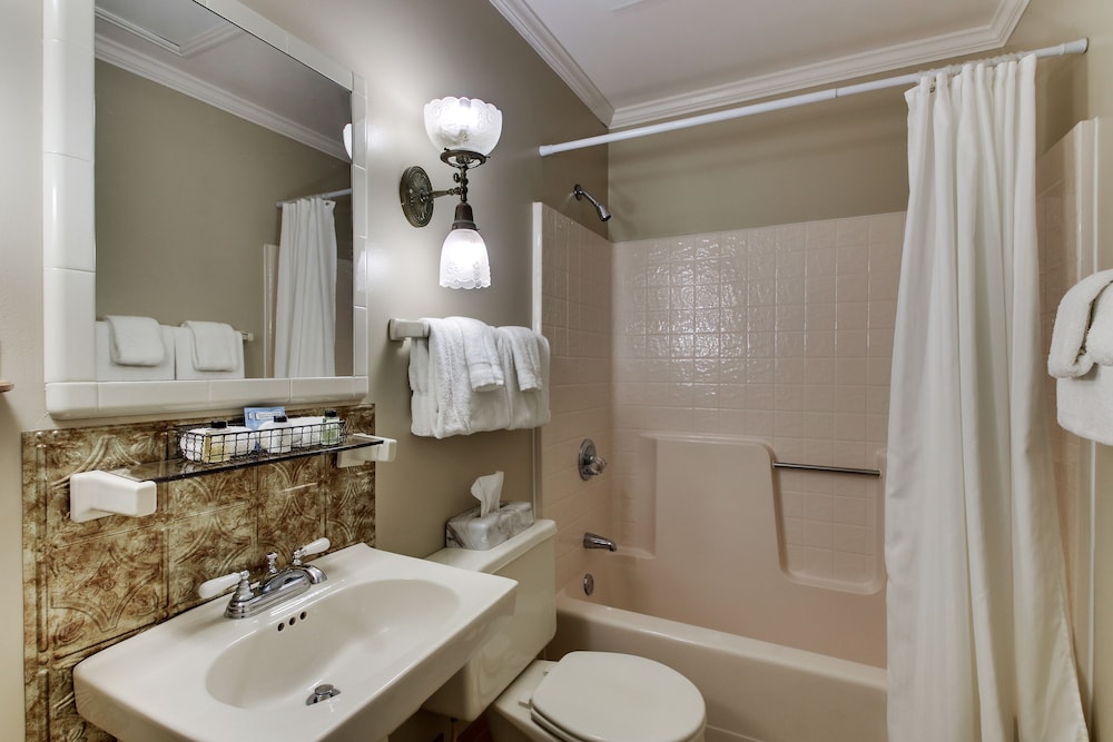 Kingsley Inn - photo 48