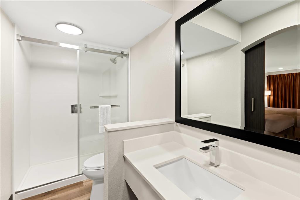 Quality Inn & Suites - photo 14