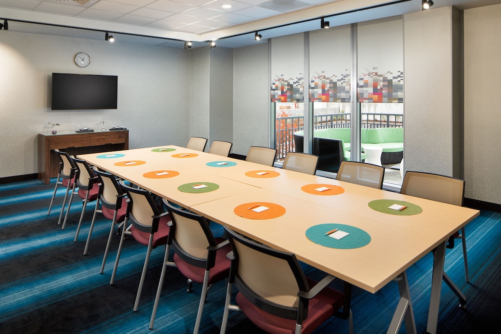 Aloft Seattle Sea Tac Airport - photo 15