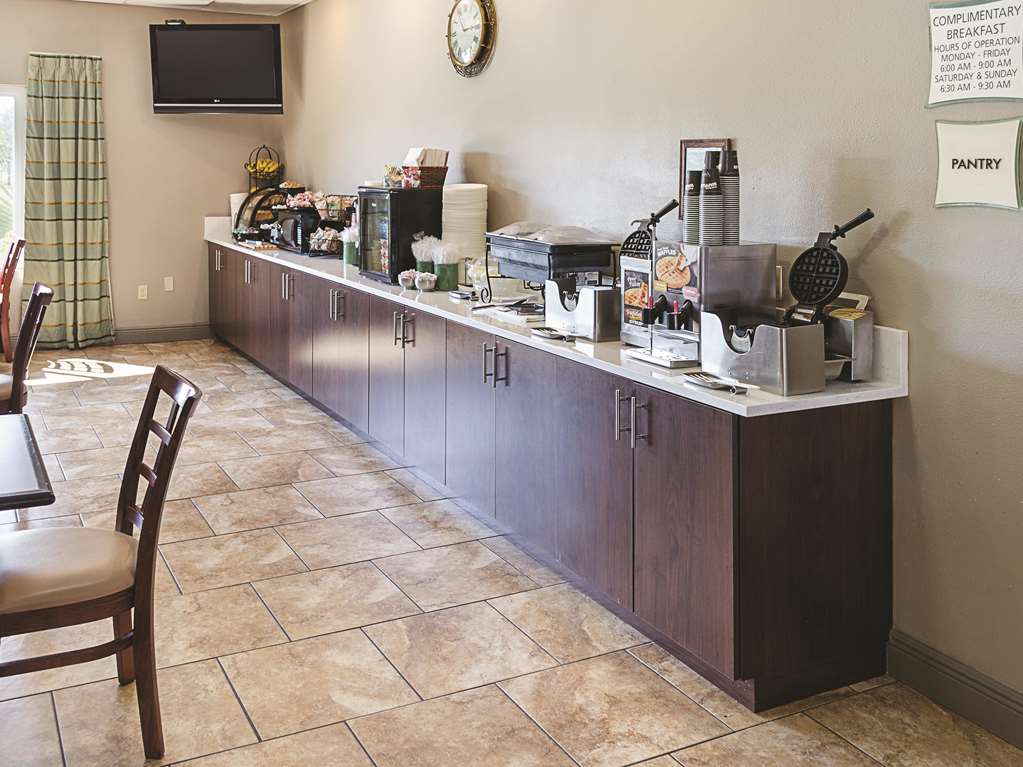 La Quinta Inn & Suites by Wyndham Biloxi - photo 42