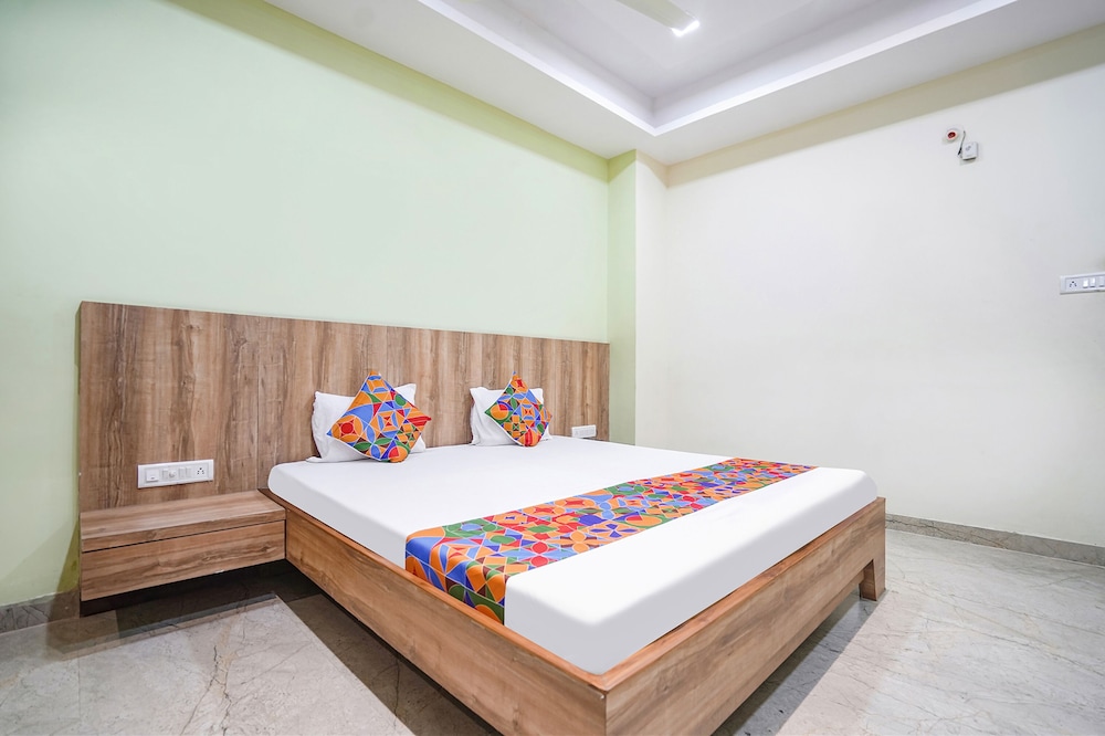 Fabhotel Park Mahindra — Raipur