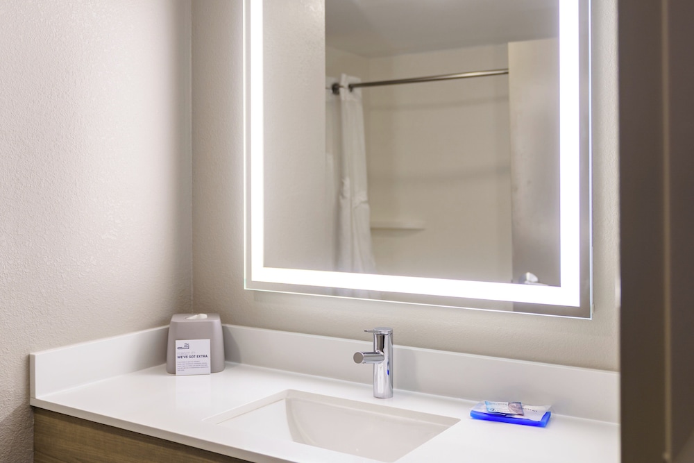 Holiday Inn Express Hotel & Suites Raleigh SW NC State by IHG - photo 57