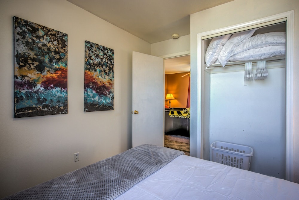 3BR MTN Viewsdowntownnext to Lake Parks More - photo 6