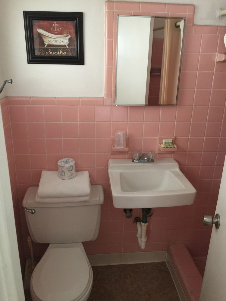 Amber Tides Motel - photo 34