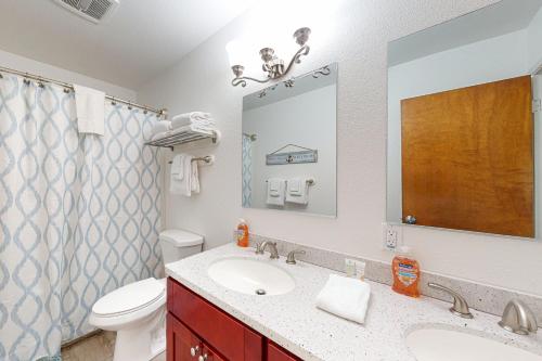 Paradise North and South Beach in Rockaway Beach, United States