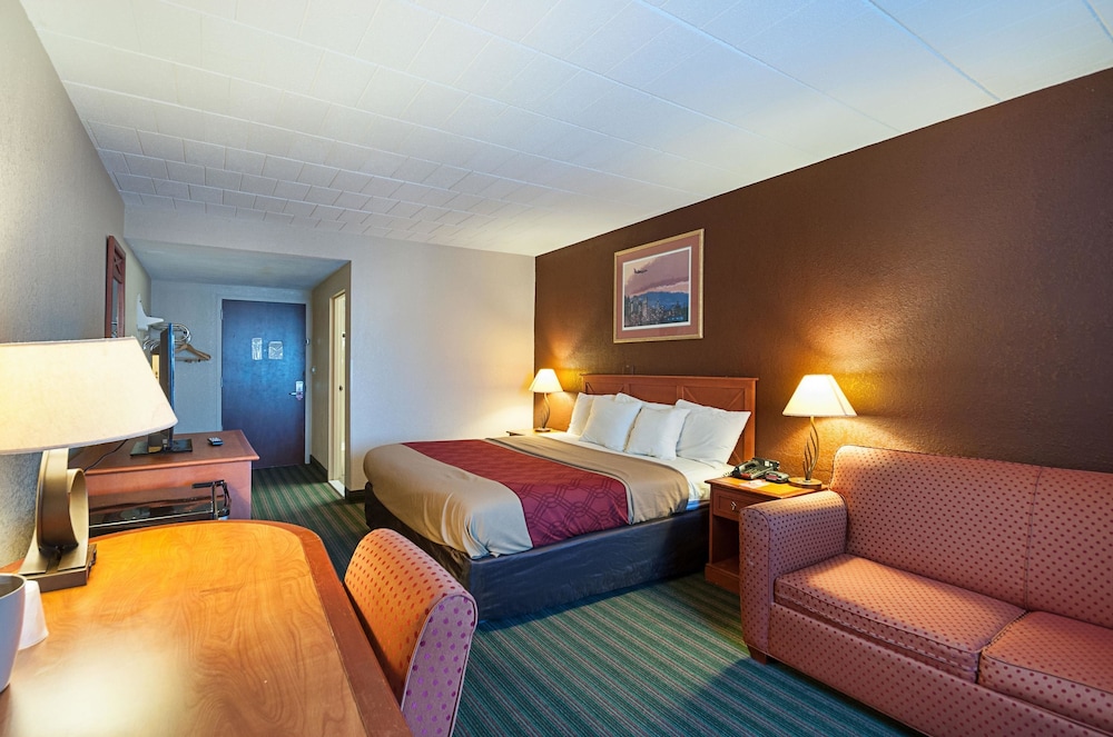 Quality Inn Near Pimlico Racetrack - photo 17