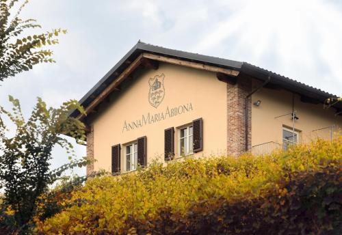 Cascina Bricco San Pietro Bed Wine — Monforte D Alba