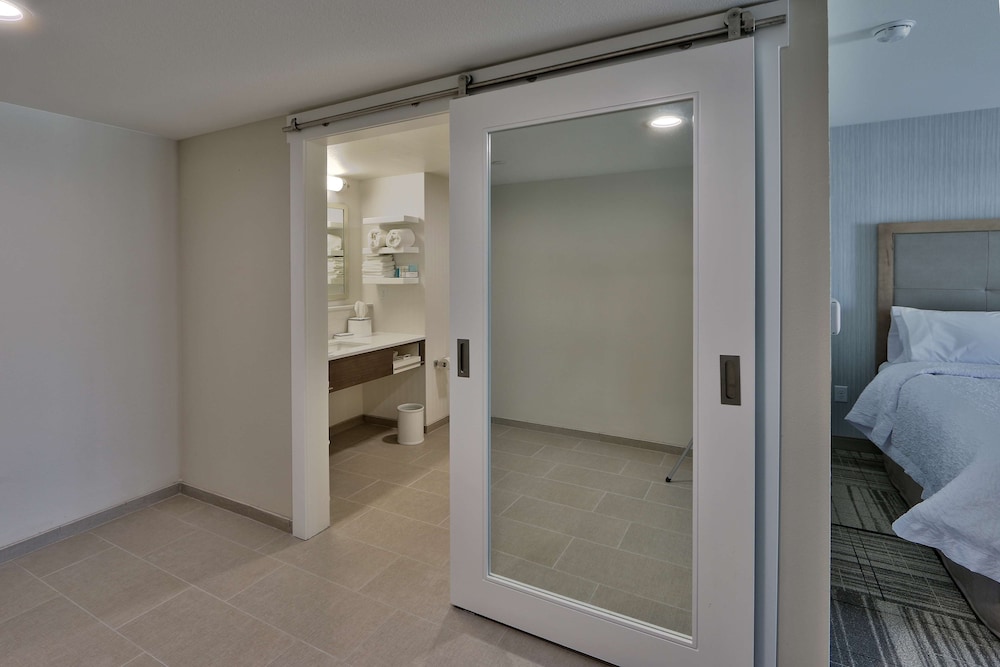Hampton Inn & Suites Artesia - photo 18