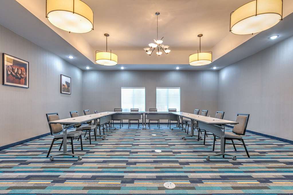 La Quinta Inn & Suites by Wyndham Decatur - photo 30