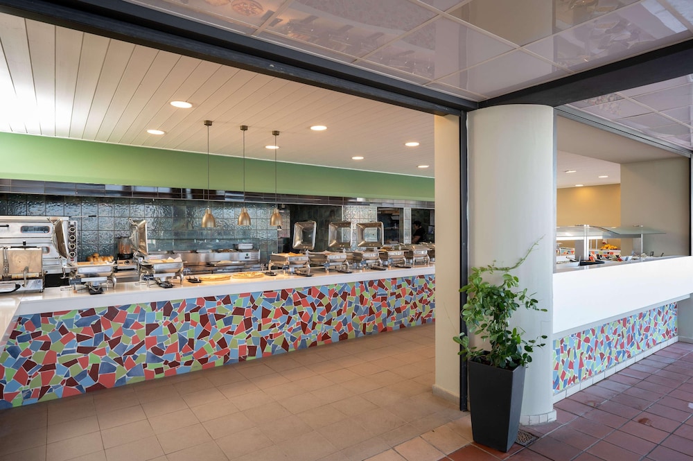 מזון ומשקאות