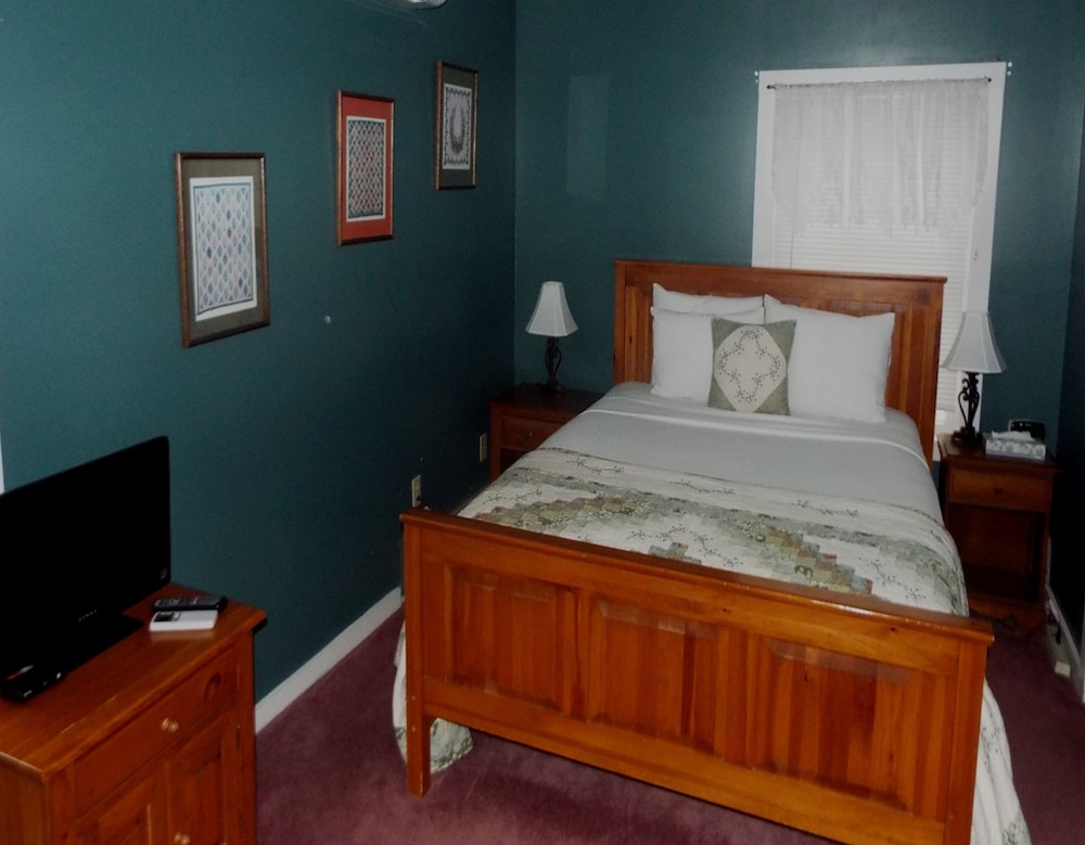 The Vermont Inn - photo 11