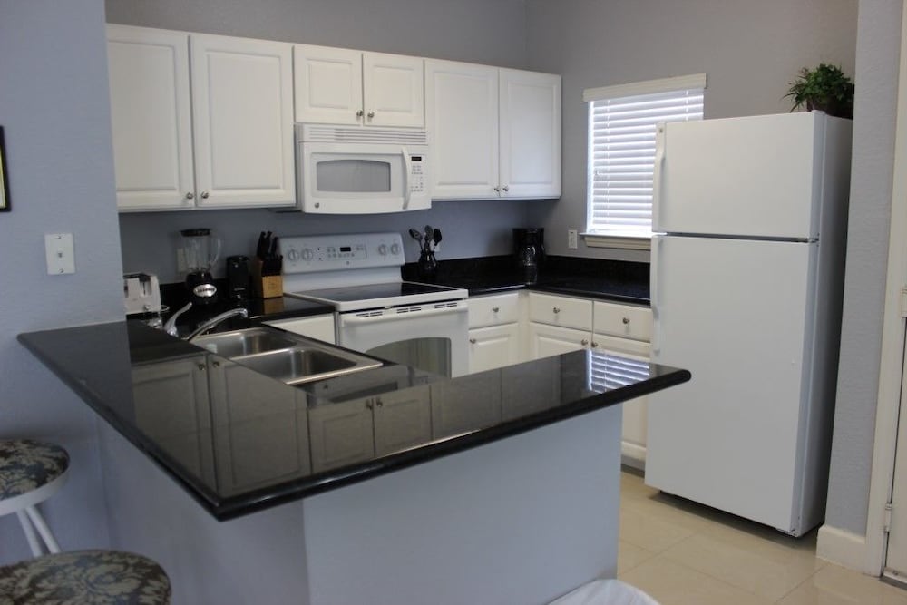 Lucaya Village Gorgeous Townhome - photo 8