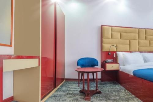 Denis hotel