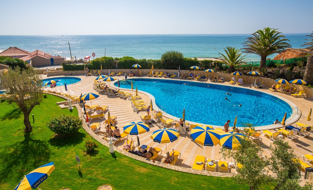 Jardim do Vau — 4-Star Luxury Hotel in Portimao, Portugal