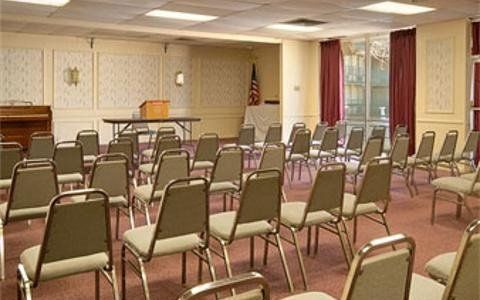 Econo Lodge Benton - photo 2