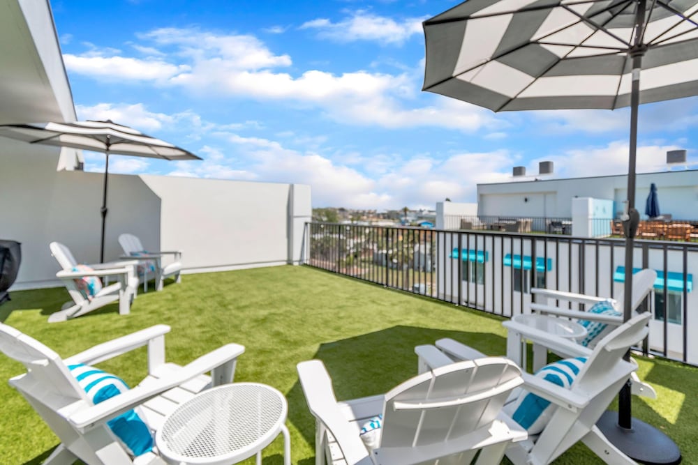 Azul Townhomes B3 in Madeira Beach, United States
