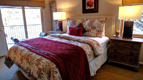 Mountain Spirit #211 2 Bedroom Condo — 4-Star Luxury Hotel in Angel Fire, United States
