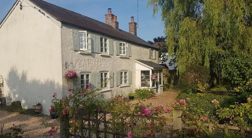 The Willows — 4-Star Luxury Hotel in Shillingstone, United Kingdom