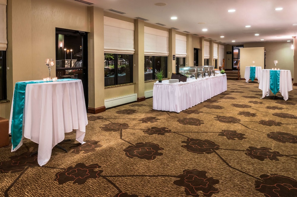 Hilton Garden Inn Detroit Southfield MI - photo 60
