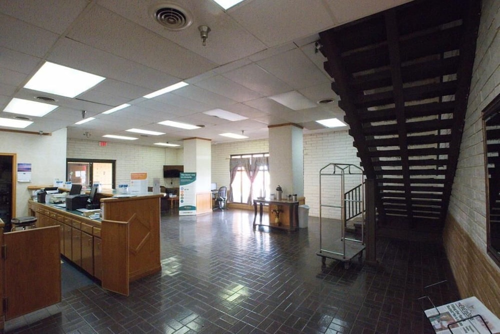 Econo Lodge Elk City - photo 7
