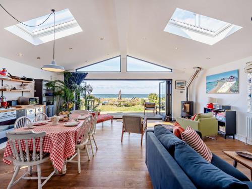 2 Bed in Whitstable WCC19 - carbon neutral hotel in Whitstable