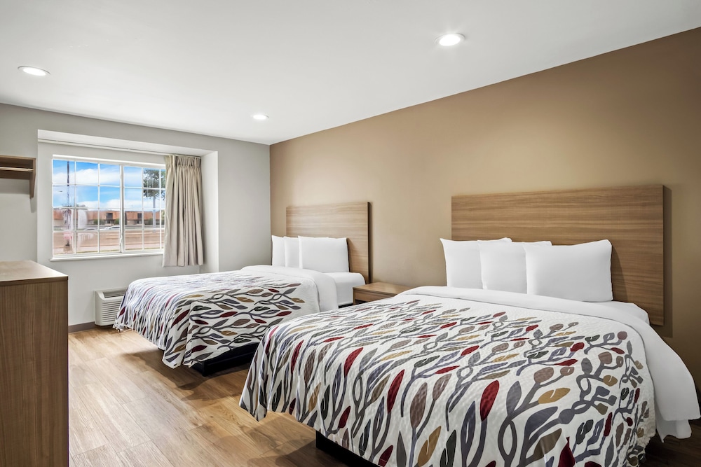 Red Roof Inn & Suites Euless DFW Airport Southwest - photo 16