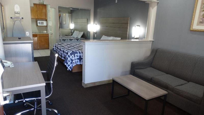 Regency Inn & Suites By Capital O Houston IAH Airport - photo 13