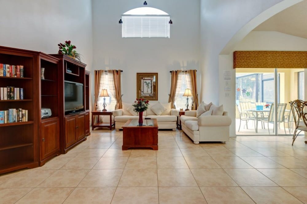SKC Villa Emerald Island Resort - photo 11
