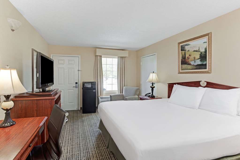 Baymont by Wyndham Sanford - photo 9
