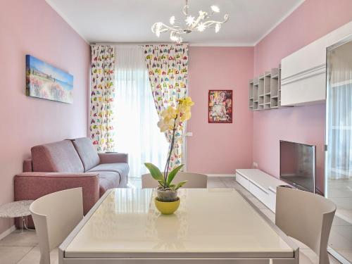 Casa Ierardi Appartamento Arona — 4-Star Luxury Hotel in Arona, Italy
