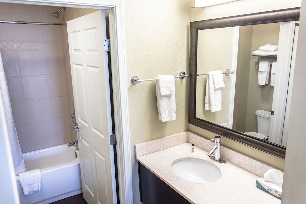 Staybridge Suites Minot by IHG - photo 42