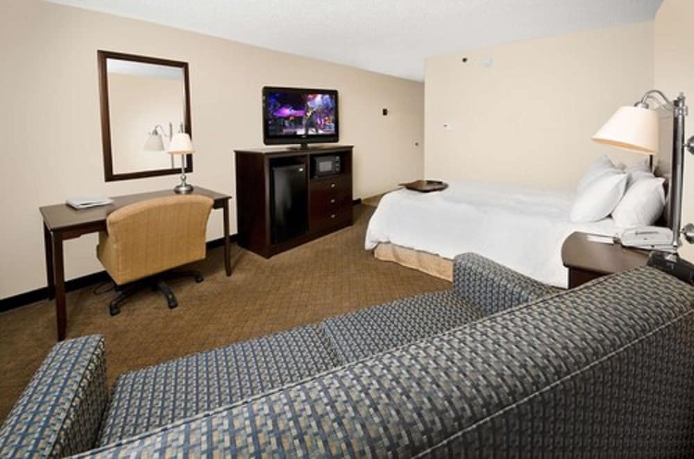 Hampton Inn Asheboro - photo 10