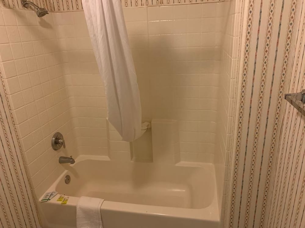 Calipatria Inn And Suites - photo 15