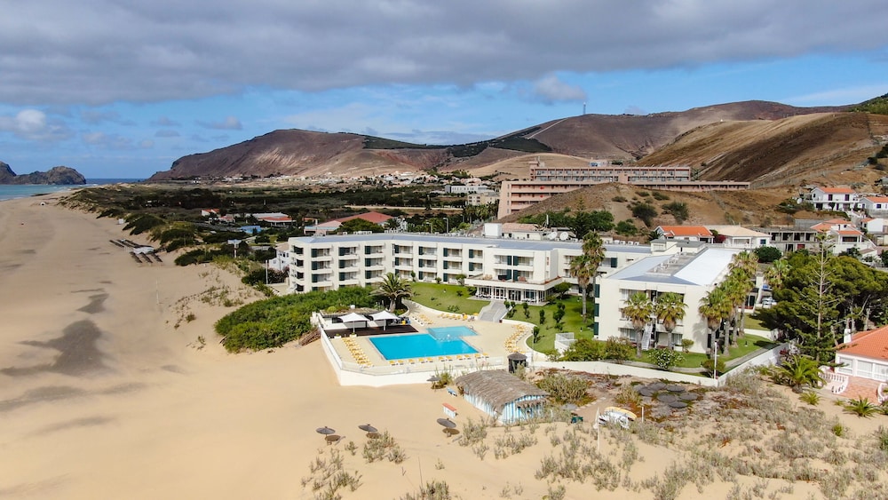 Vila Baleira Suites — 4-Star Luxury Hotel in Vila Baleira, Portugal
