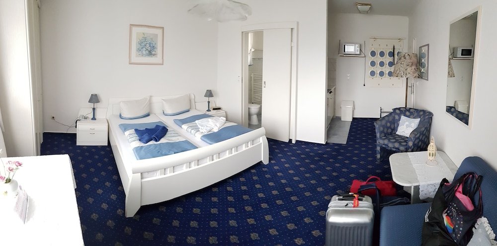Hotel Pension Haus Hubertus — Borkum — photo 2