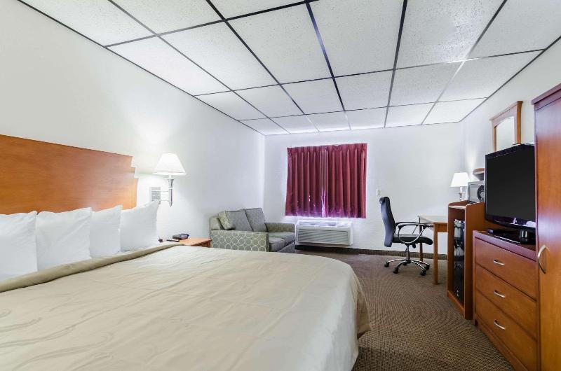 Quality Inn & Suites Salina West - photo 13