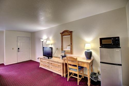 Days Inn by Wyndham Lolo Missoula Area - photo 27