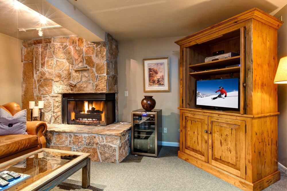 Abode at Fawngrove — 4-Star Luxury Hotel in Bridgeport, United States