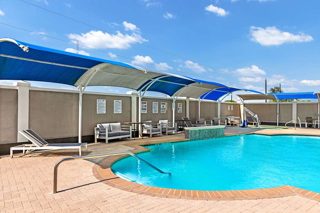 La Quinta Inn & Suites by Wyndham Raymondville - photo 20